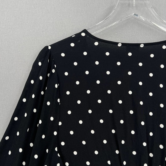 ARITZIA WILFRED Shirt Womens Medium Black White New Prairie Blouse V-neck Top - Picture 5 of 16